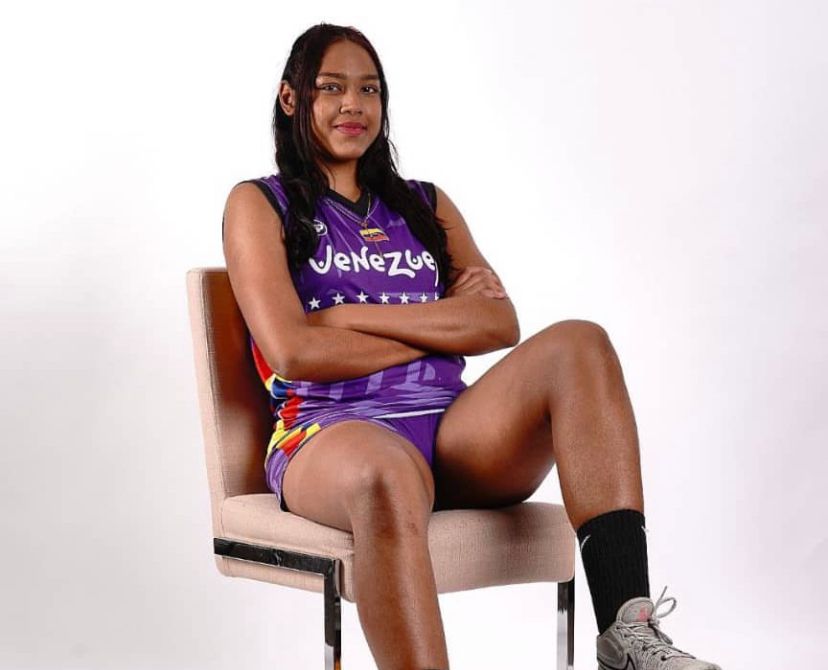 Universidad Católica de Valparaíso absorbe a estrella femenina de la